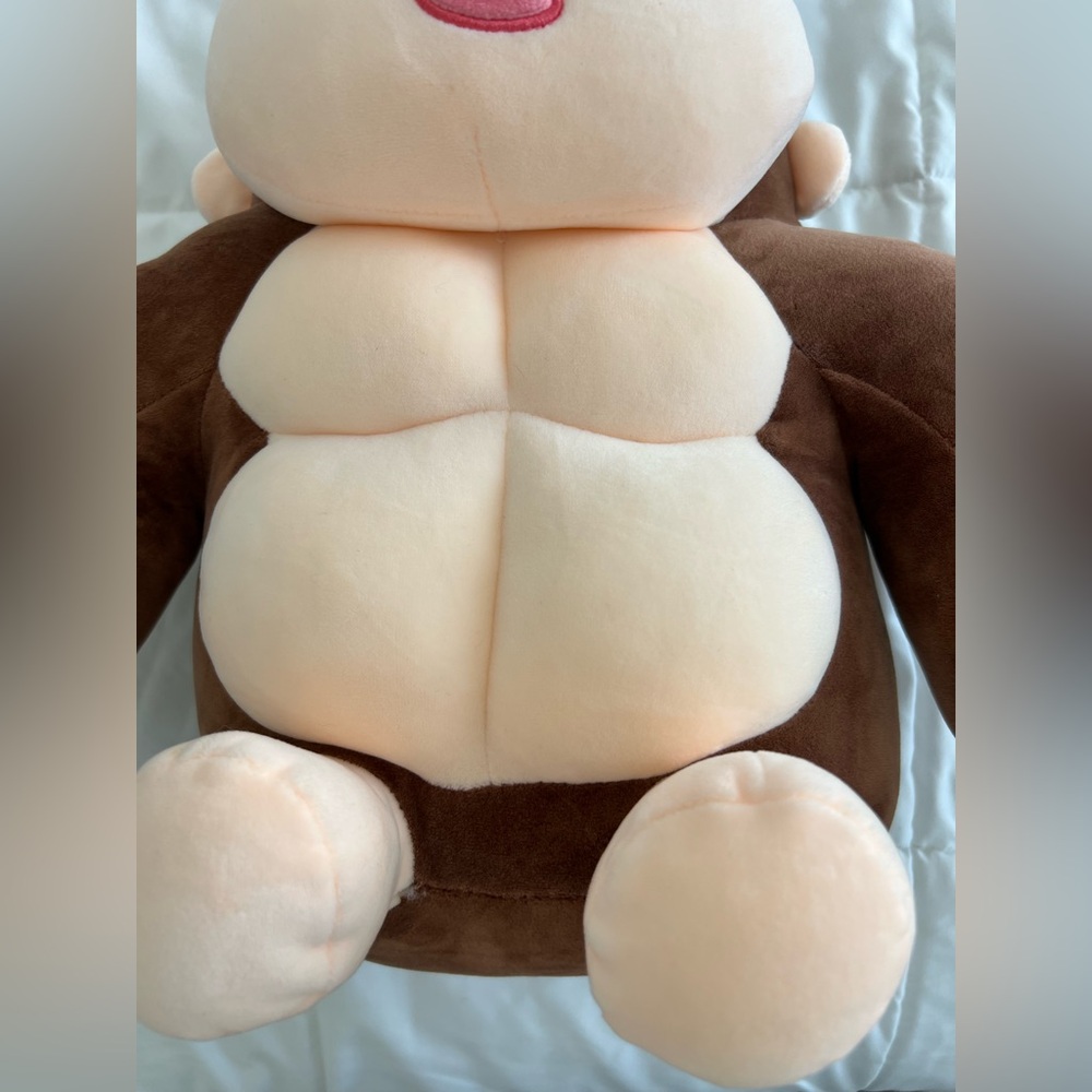 "Muscular King Kong Plush" - Picture 7 of 7